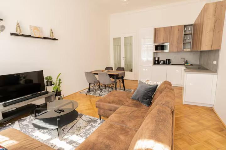 Luxury In Vaclavske Namesti
